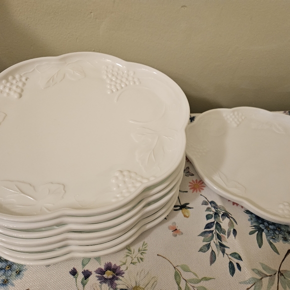 Vintage Indiana Colony Milk Glass Set - Picture 6 of 6
